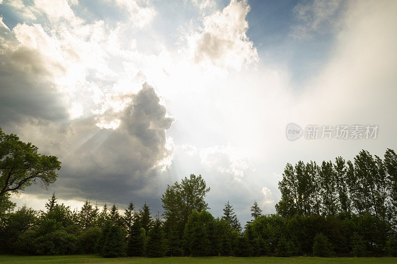 暴风雨的天空