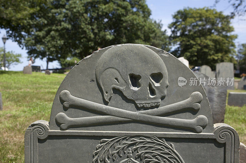 骷髅和交叉骨墓碑