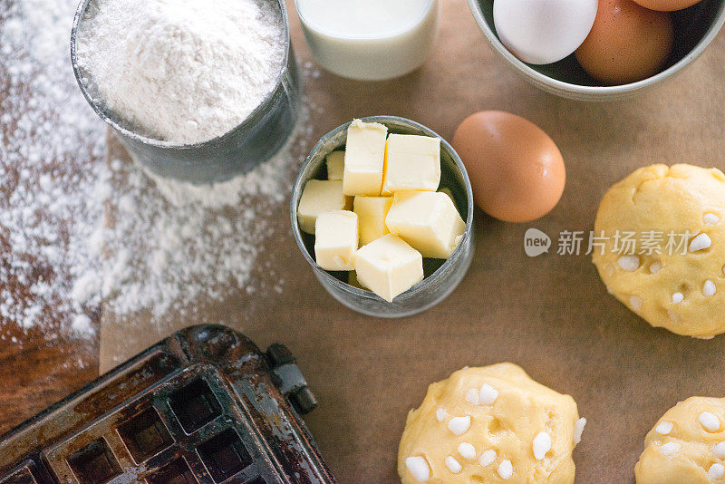 采购产品华夫饼机和原料，面粉，牛奶，鸡蛋，黄油，生面团，羊皮纸