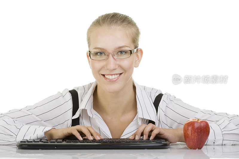 电脑，学生和红苹果