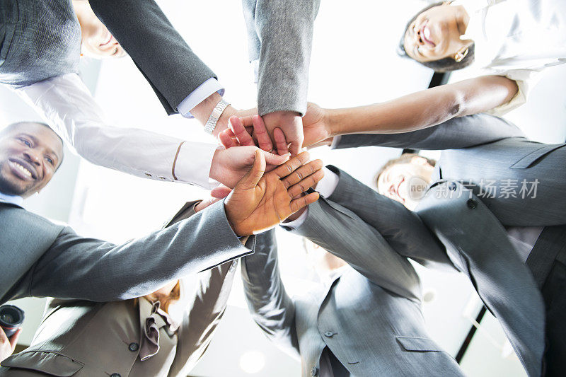 团队合作精神……商界人士团结一致的双手