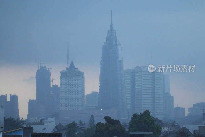 大雨和大雾