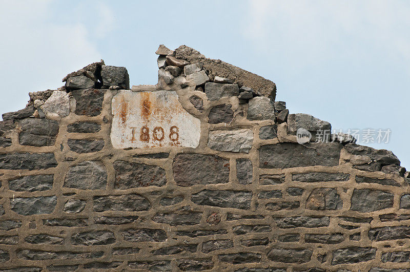 1808大楼的顶石