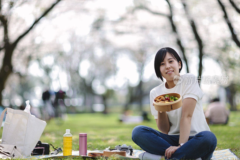 女人有野餐