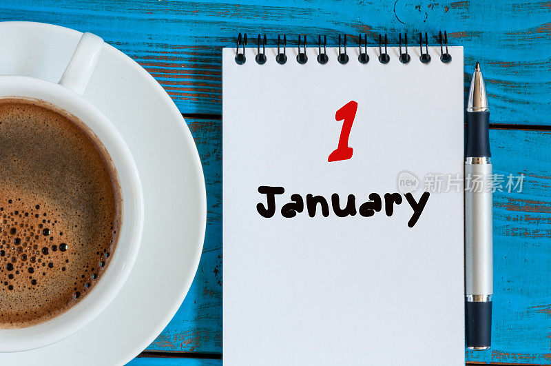 1月1日。月的第一天，日历上的教师工作背景。冬天的时间。文本空白