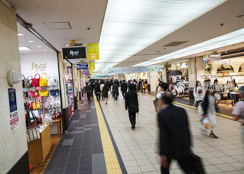 奥罗拉镇俗称北海道札幌地下购物中心。日本