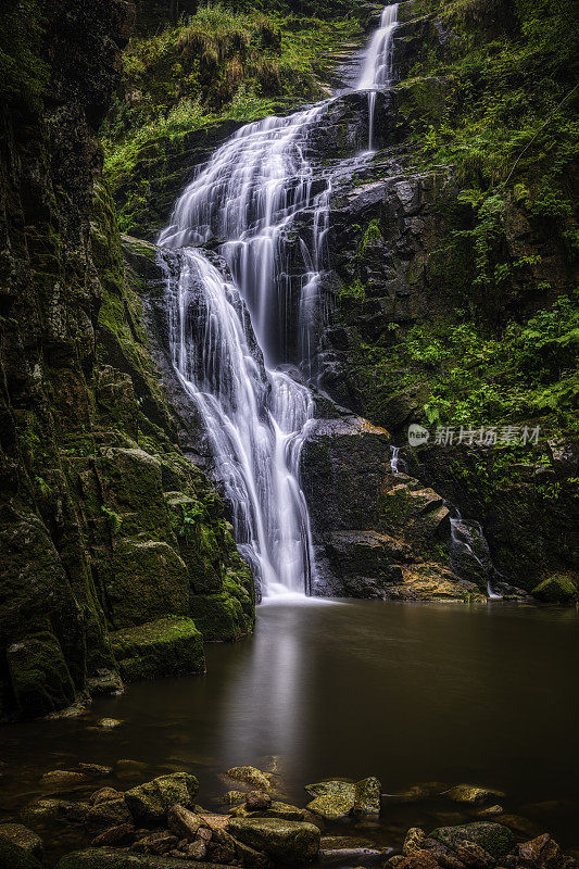 山间瀑布(HDRi)