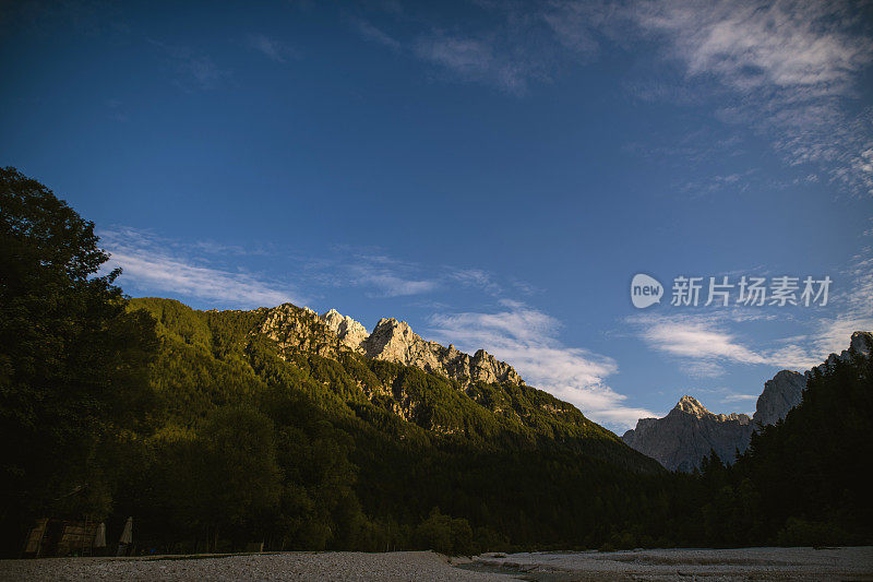 斯洛文尼亚西北部山区的夏季美景