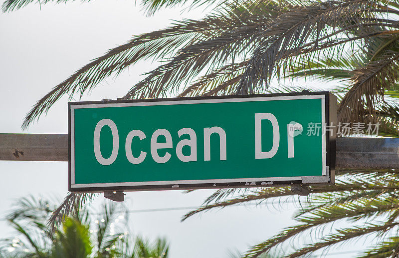 迈阿密海滩的海洋大道路标。