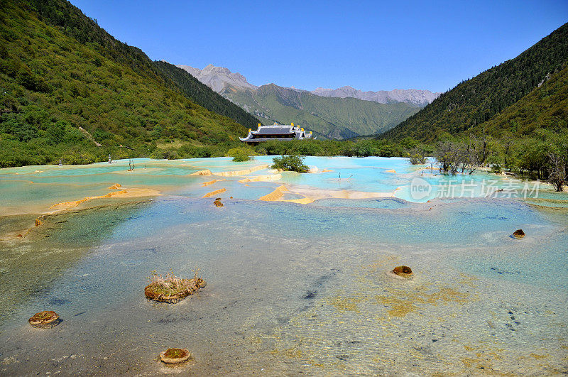 黄龙风景区的壮丽景色