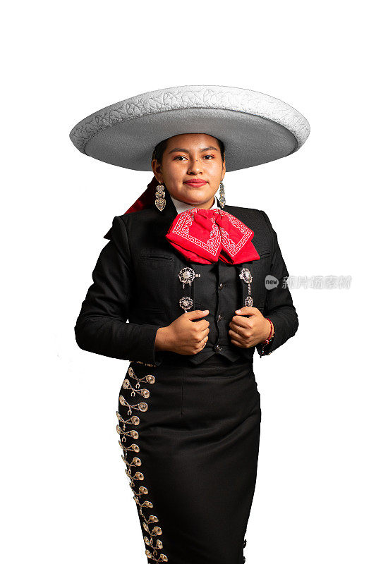 女墨西哥流浪歌手微笑使用传统的墨西哥流浪歌手套装在纯白的背景。