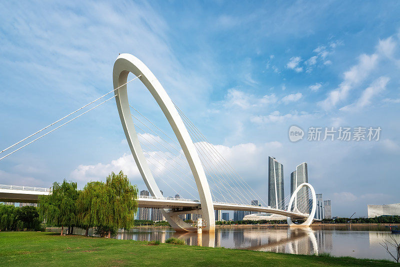 南京眼人行桥城市景观