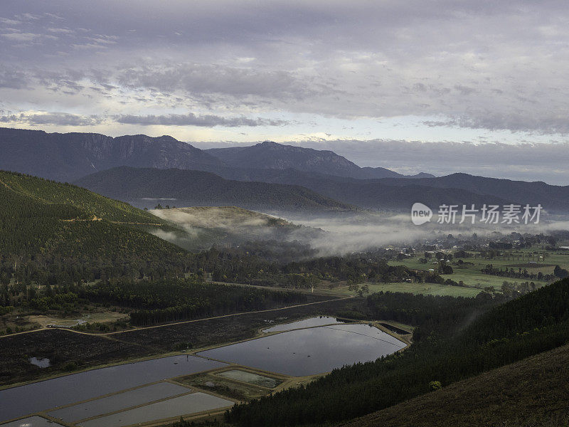 山谷和污水池