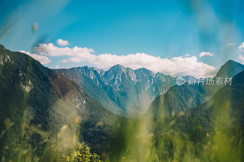 风景如画的特里格拉夫山全景