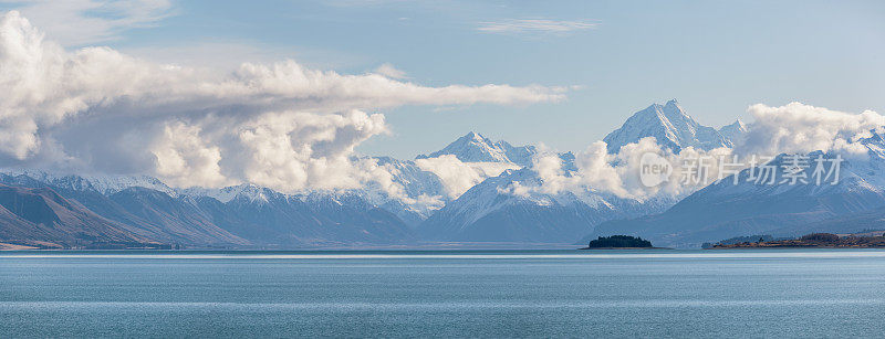 普卡基湖和南阿尔卑斯山全景，在新西兰