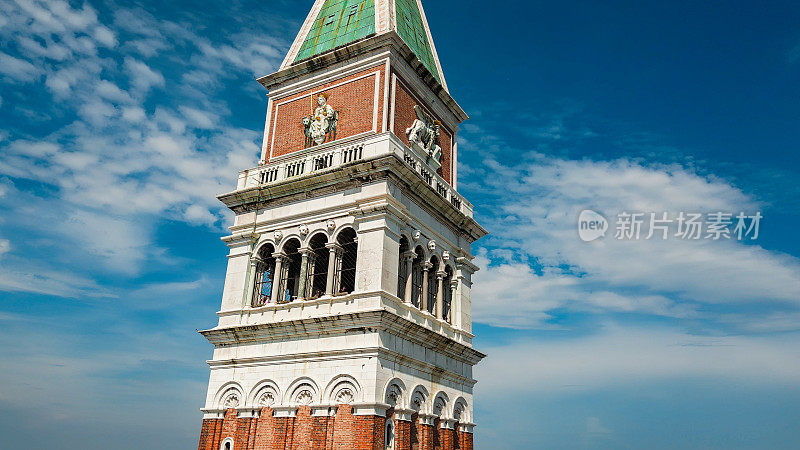 意大利威尼斯鸟瞰图，威尼斯建筑和运河的无人机拍摄，里亚托桥的鸟瞰图，标志性和独特的圣马可广场或圣马可广场的无人机场景，包括总督宫，大教堂和钟楼