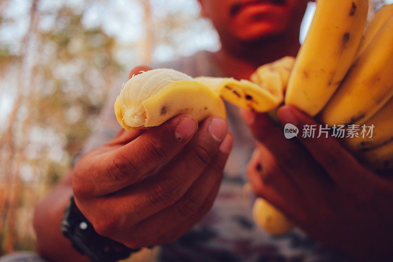 棕色皮肤的人喜欢香蕉