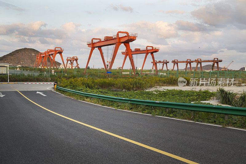 起重机施工及道路