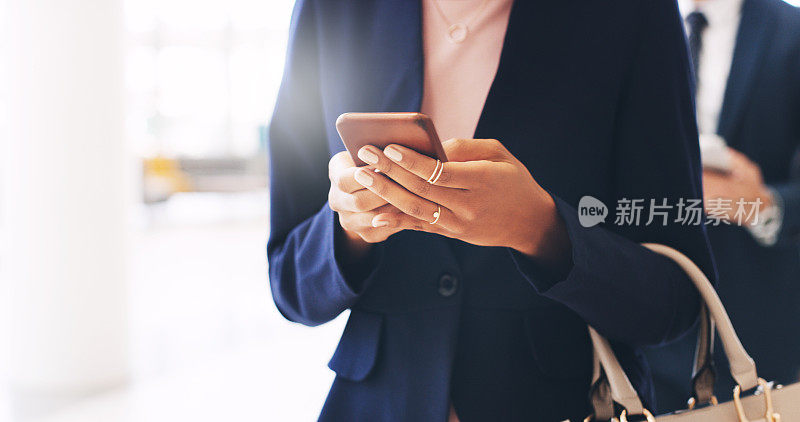 社交媒体从来没有停止过嗡嗡声