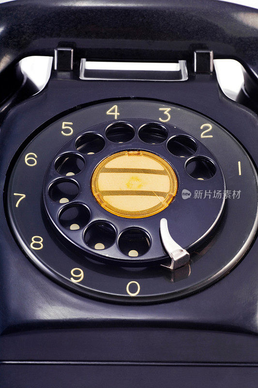 老式黑色旋转式电话