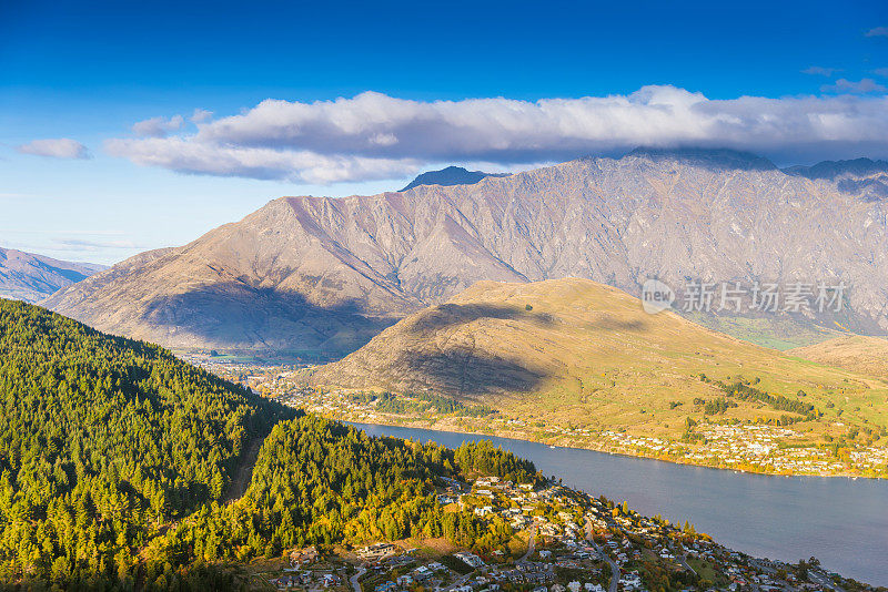 昆斯敦南岛法玛斯的全景