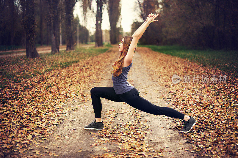 瑜伽(Virabhadrasana)