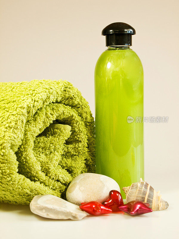 沐浴用品-洗发水和毛巾