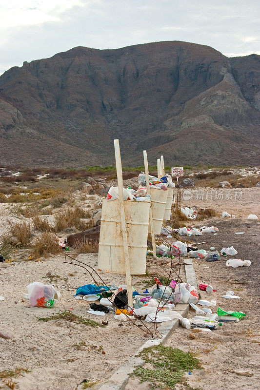 低海滩垃圾