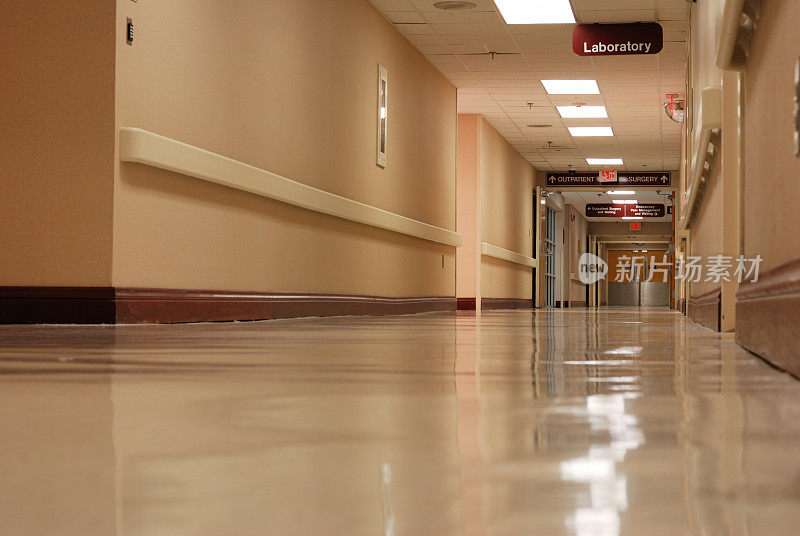 医院走廊-角度视图