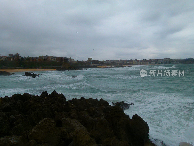 桑坦德银行在暴风雨前