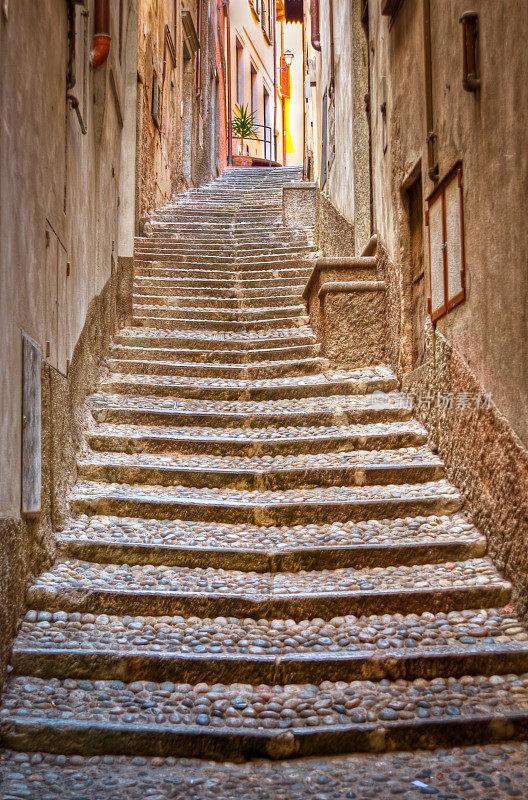 意大利狭窄的小巷