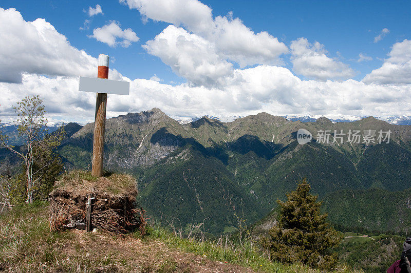 意大利特伦蒂诺上阿迪杰阿尔卑斯山脉的山标志