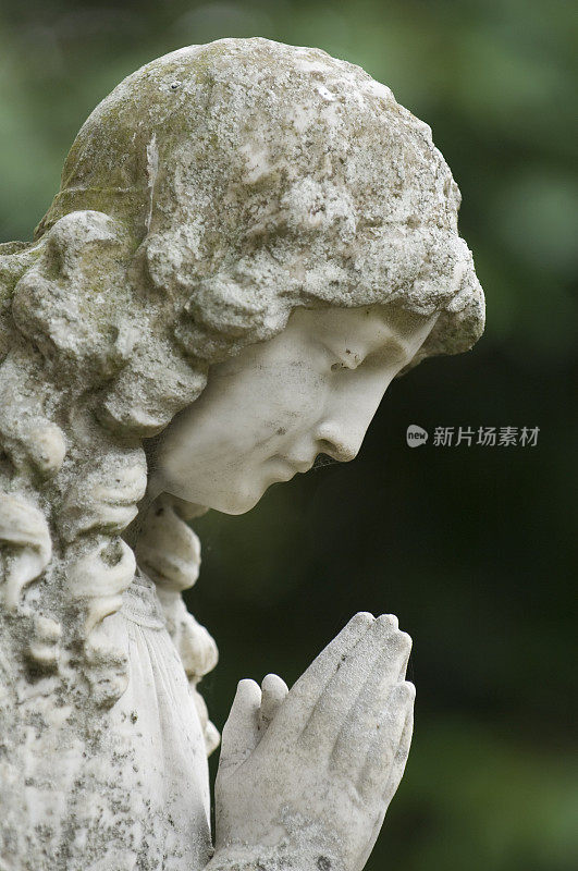 天使的墓碑雕像
