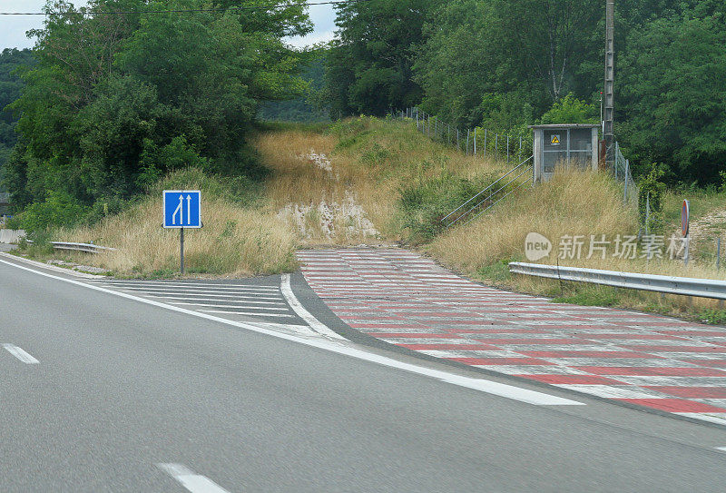 高速公路上有逃生车道