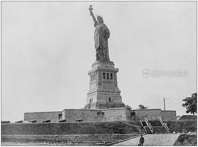 世界著名景点的古老照片:自由女神像