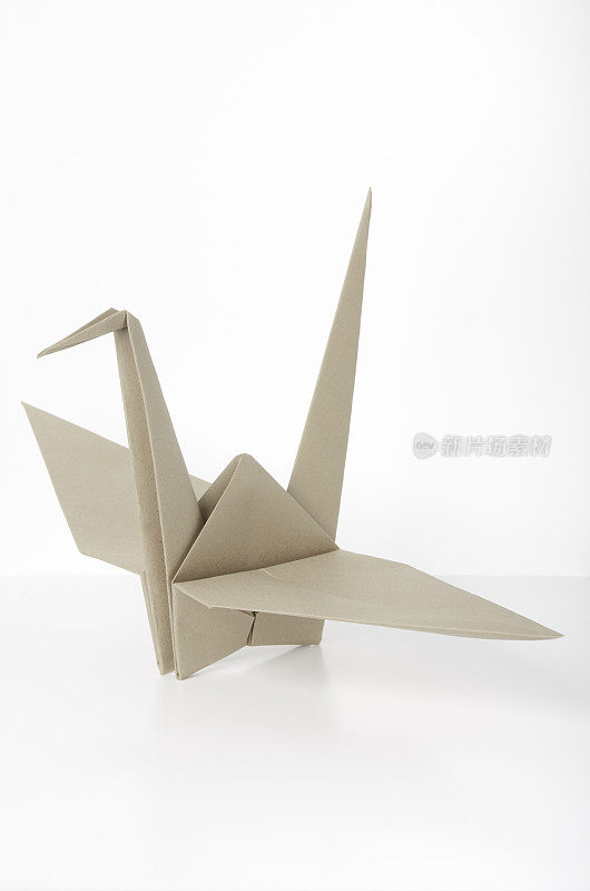 棕褐色折纸鹤