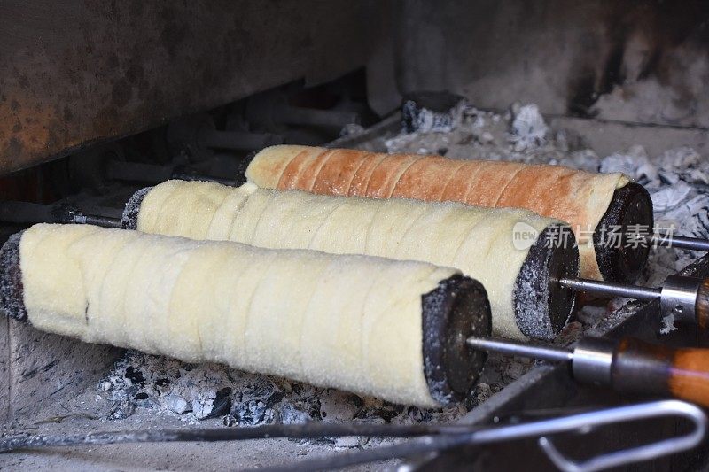 匈牙利的一种带肉桂的圆面包
