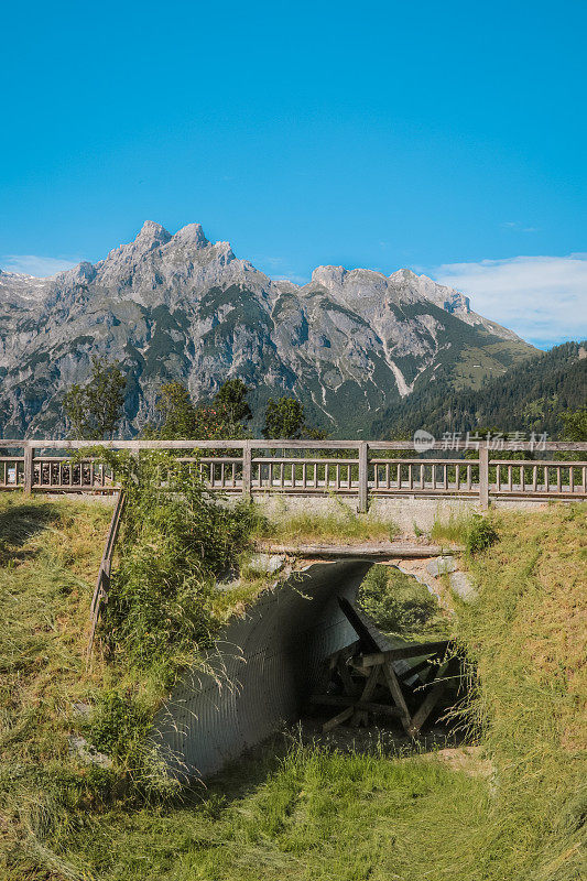 奥地利的山峰在萨尔茨堡的土地