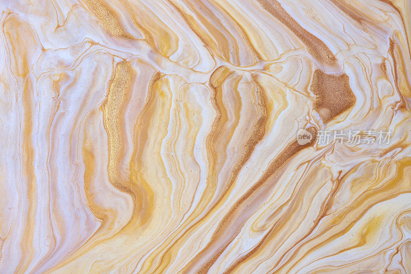 抽象流体艺术背景米色和金色。液体的大理石。