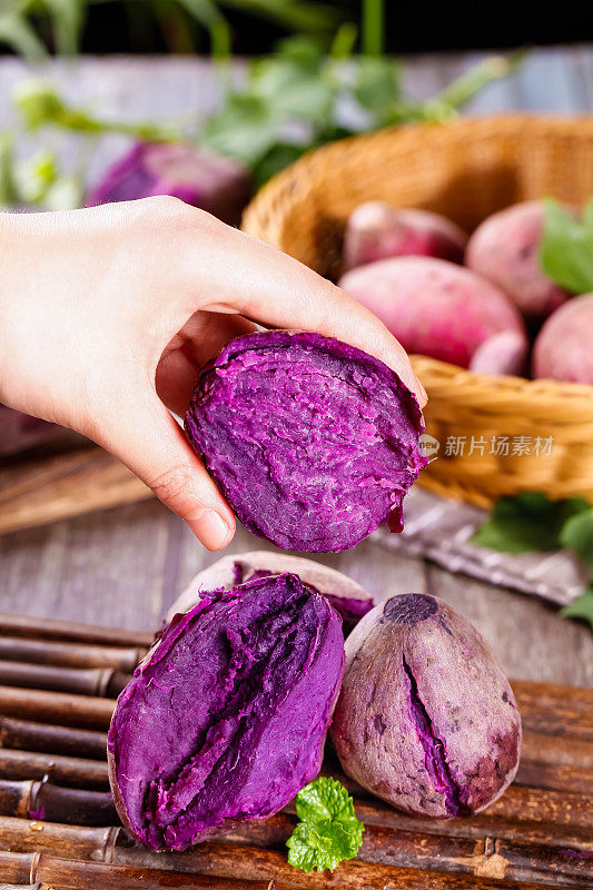 竹底上的山东紫心紫薯