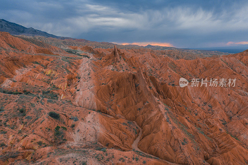 吉尔吉斯斯坦斯卡兹卡峡谷的鸟瞰图