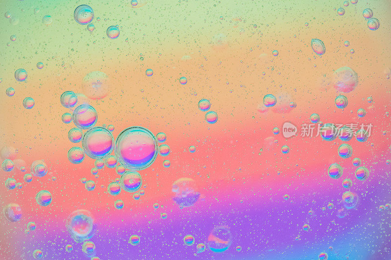 彩色背景的宏观气泡