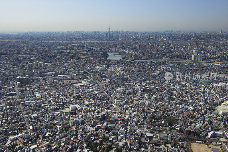 船俣站从东北方向向天空树塔拍摄的航拍-市中心方向，葛饰，东京