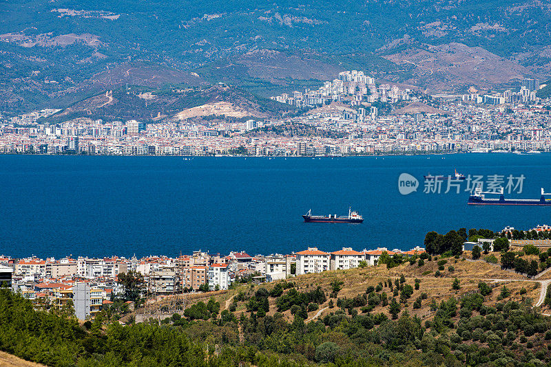 伊兹密尔市和海湾的全景