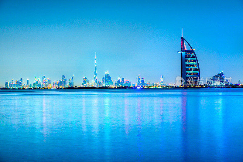 迪拜迪拜天际线的阿拉伯塔酒店