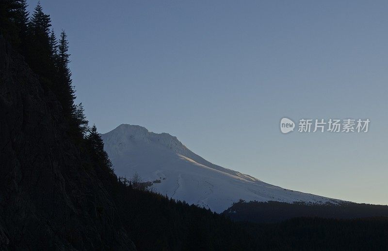 胡德雪山日出