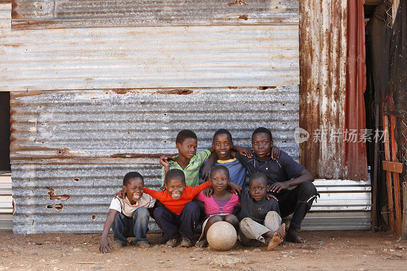 南非约翰内斯堡的棚屋儿童