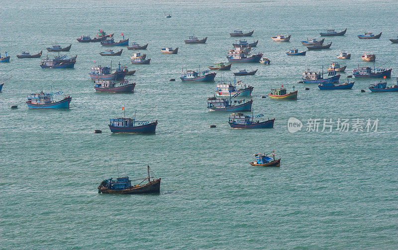 海上的渔船