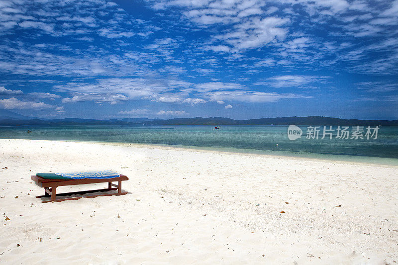 宁静岛海滩