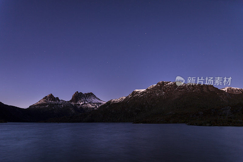 黎明的摇篮山